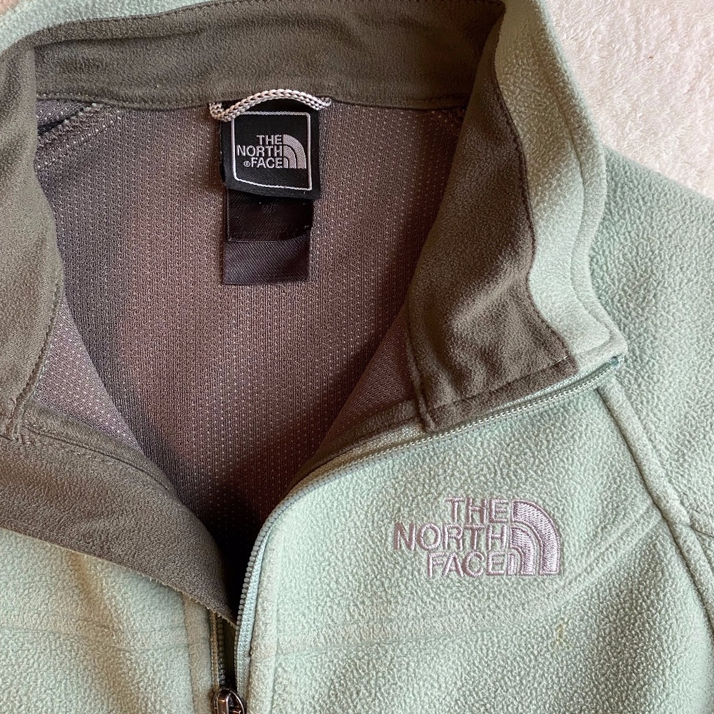 North Face windwall mint colored jacket